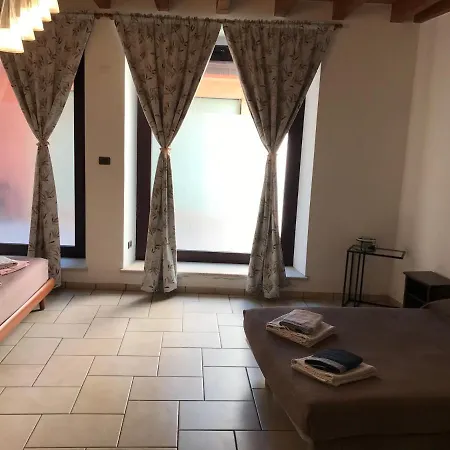 Prázdninový dům Kindly Roberta Centro Storico Peschiera,lago Relax *